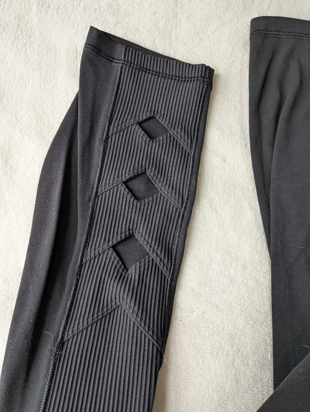 Athleta Salutation Stash Pocket II Cutout 7/8
